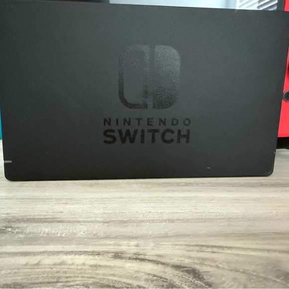 Nintendo Switch w/ Original Box & items Red and Blue Joy-Cons+Case and Two Games - Picture 12 of 16